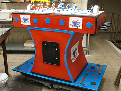 Beautiful Birthday Cakes on The Cake Boss Was Asked To Make A Cake That Had A Hockey Table With