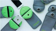 Should Bar Bat Mitzvah Guests Check Their Cell Phone At The Door?