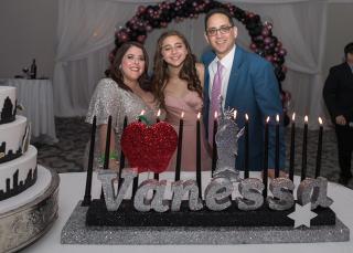 NYC Theme Bat Mitzvah Planned by Creative, DIY Mom